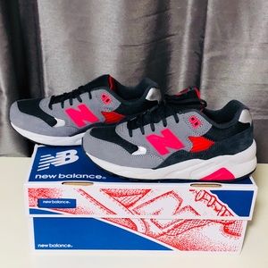 *New* New Balance 580 gray/pink sneaker size 4.5Y